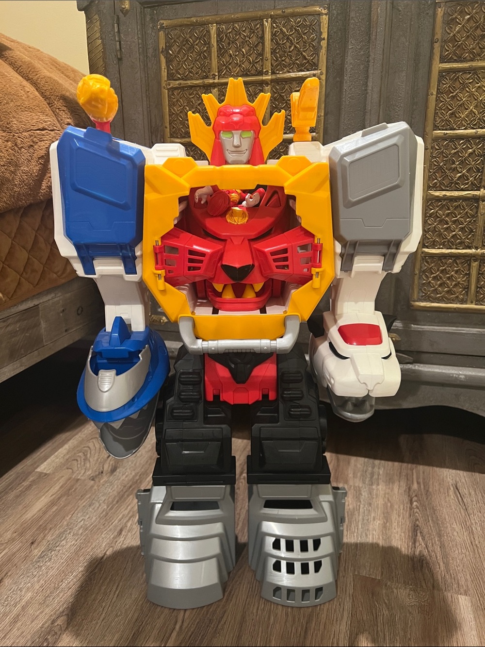 Lion Mech Transforming Action Figure - Red, Yellow & Blue transformer
